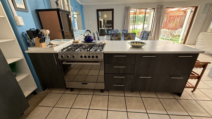 4 Bedroom Property for Sale in Stilbaai Oos Western Cape